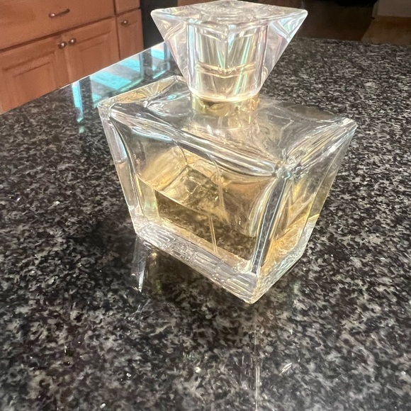 GUESS seductive/  perfume. Excellent floral light scent. Very fresh scent - Picture 4 of 7
